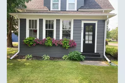 201 6th Avenue SE, Roseau, MN 56751 - Photo 2