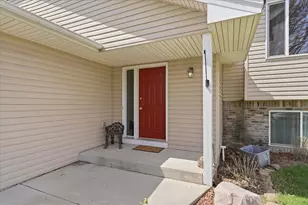 524 Frankfort Way, Waverly, MN 55390 - Photo 2