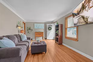 2693 5th St E, Maplewood, MN 55119 - Photo 4