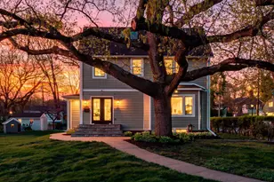 1633 E River Pkwy, Minneapolis, MN 55414 - Photo 2