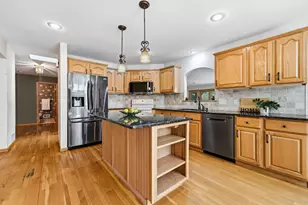 15 Anemone Cir, North Oaks, MN 55127 - Photo 4