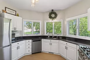 9459 Kirkwood Way N, Maple Grove, MN 55369 - Photo 8