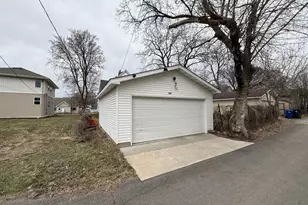 588 York Ave, Saint Paul, MN 55130 - Photo 8
