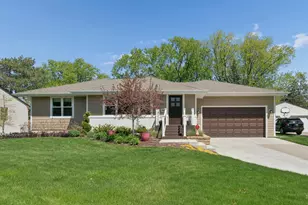 2505 W Armour Terrace, Saint Anthony, MN 55418 - Photo 2