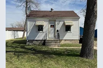 325 19th Street N, Fargo, ND 58102 - Photo 1