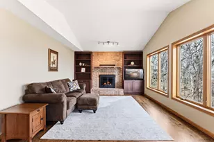16048 Baywood Ln, Eden Prairie, MN 55346 - Photo 8