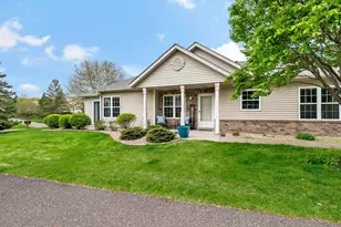 189 Wedgewood Dr, Mahtomedi, MN 55115 - Photo 2
