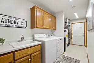 189 Wedgewood Dr, Mahtomedi, MN 55115 - Photo 26