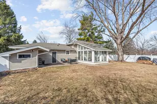 2946 McKnight Rd N, Maplewood, MN 55109 - Photo 14