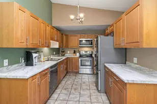 1312 Deercliff Ln, Eagan, MN 55123 - Photo 6