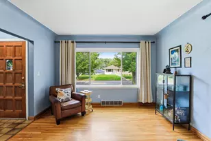 4539 Quail Ave N, Robbinsdale, MN 55422 - Photo 2