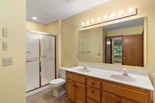 2879 Devonshire Pl, Woodbury, MN 55125 - Photo 20