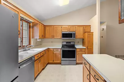 2879 Devonshire Place, Woodbury, MN 55125 - Photo 14
