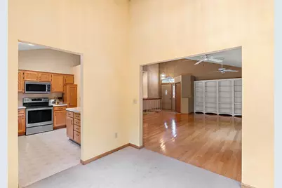 2879 Devonshire Place, Woodbury, MN 55125 - Photo 10