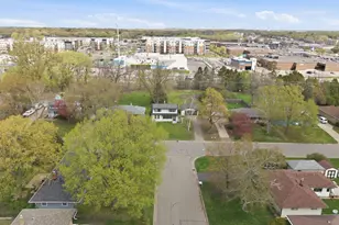 1697 Rose Pl, Roseville, MN 55113 - Photo 36