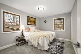 11004 Oak Knoll Terrace N, Hopkins, MN 55305 - Photo 12