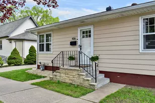 406 Chestnut St, Winona, MN 55987 - Photo 2