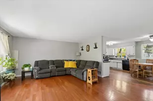 752 Lathrop Dr, Northfield, MN 55057 - Photo 2