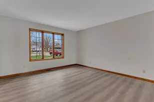 1811 13th St SE, Willmar, MN 56201 - Photo 8