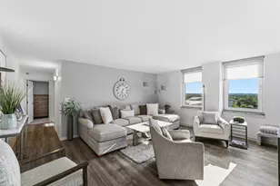 220 Broadway Ave S, Rochester, MN 55904 - Photo 4