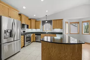 6012 Iris Ln, Rockford, MN 55373 - Photo 2