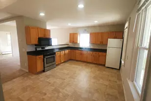 325 E Court St, Belle Plaine, MN 56011 - Photo 4