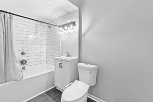 643 Roundhouse St, Shakopee, MN 55379 - Photo 8