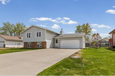 7401 75th Avenue N, Brooklyn Park, MN 55428 - Photo 4