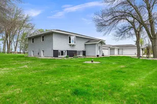 16474 200th St, Hutchinson, MN 55350 - Photo 4