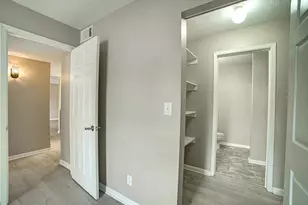 2680 Oxford St N, Roseville, MN 55113 - Photo 16