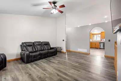 414 W Holly Street, Owatonna, MN 55060 - Photo 6