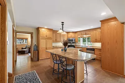 9551 Riverview Road, Eden Prairie, MN 55347 - Photo 8