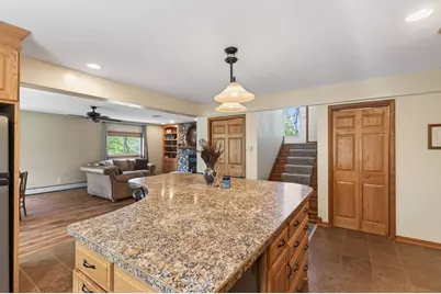 9551 Riverview Road, Eden Prairie, MN 55347 - Photo 8