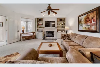 1085 Oak Circle, Wayzata, MN 55391 - Photo 14