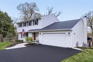 1085 Oak Cir, Medina, MN 55391 - Photo 2
