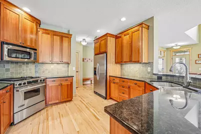 15704 Cobblestone Lake Parkway, Apple Valley, MN 55124 - Photo 16