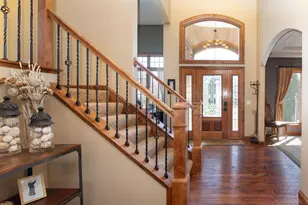204 Woodhill Ct, Mankato, MN 56001 - Photo 2