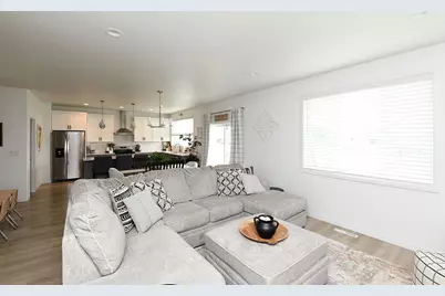 6620 57th Avenue S, Fargo, ND 58104 - Photo 8
