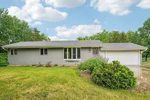 5489 270th St, Wyoming, MN 55092 - Photo 1