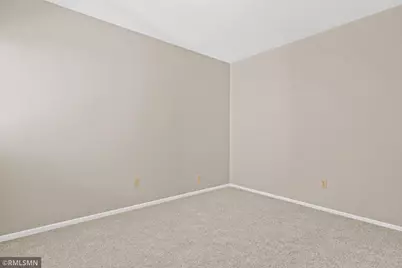 1421 Granada Trail N, Oakdale, MN 55128 - Photo 22