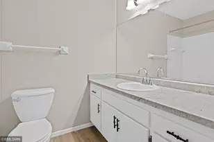 1421 Granada Tr N, Oakdale, MN 55128 - Photo 26