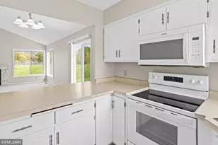 1421 Granada Tr N, Oakdale, MN 55128 - Photo 14
