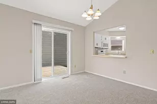 1421 Granada Tr N, Oakdale, MN 55128 - Photo 8