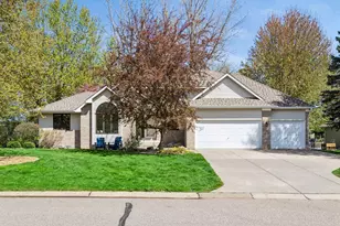 321 Dunbar Way, Mahtomedi, MN 55115 - Photo 1