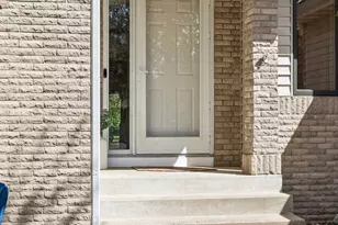 321 Dunbar Way, Mahtomedi, MN 55115 - Photo 2
