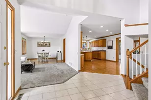321 Dunbar Way, Mahtomedi, MN 55115 - Photo 10