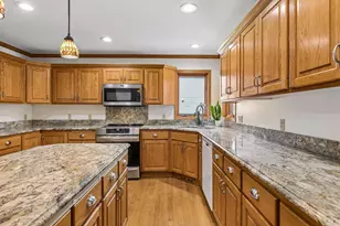 321 Dunbar Way, Mahtomedi, MN 55115 - Photo 16