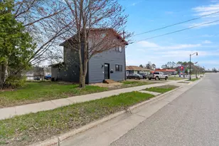 1009 2nd Ave NE, Staples, MN 56479 - Photo 2