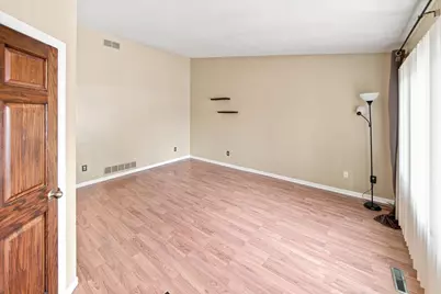 3031 25th St NW, Rochester, MN 55901 - Photo 4