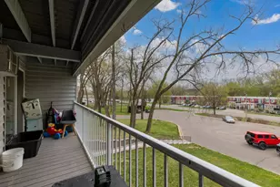 175 County Rd B2 E, Little Canada, MN 55117 - Photo 8